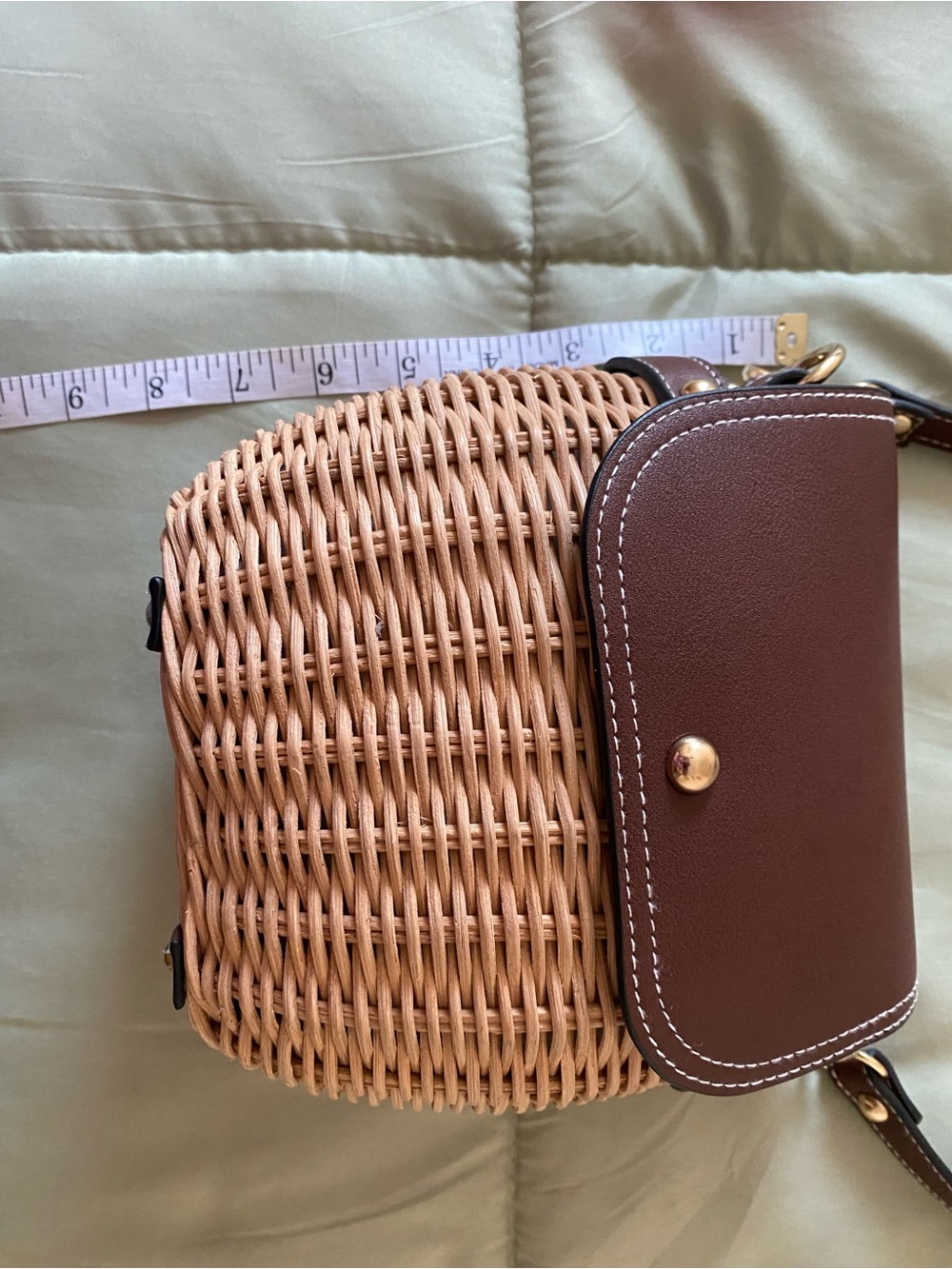 Tommy Bahama Woven Rattan Crossbody Bag with Dark Brown Leather Flap - Picture 6 of 12